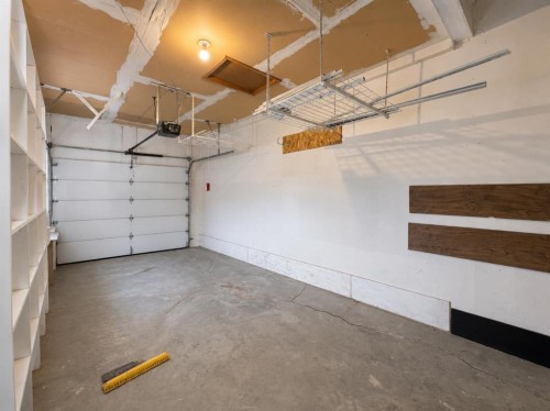 2-717 Centre Street, Vulcan, AB - Indoor Photo Showing Garage