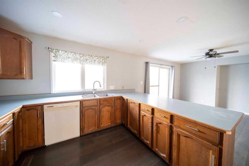 332 11 Avenue, Three Hills, AB - Indoor Photo Showing Kitchen With Double Sink