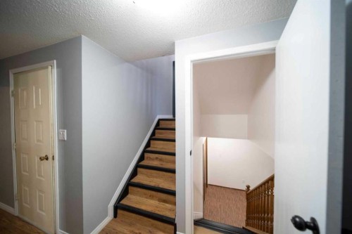 332 11 Avenue, Three Hills, AB - Indoor Photo Showing Other Room