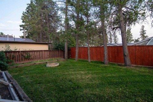 332 11 Avenue, Three Hills, AB - Outdoor With Backyard