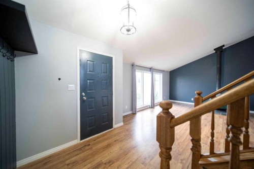 332 11 Avenue, Three Hills, AB - Indoor Photo Showing Other Room