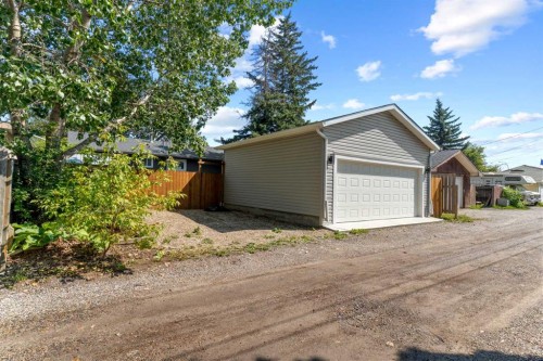 1527 52 Street Se, Calgary, AB - Outdoor