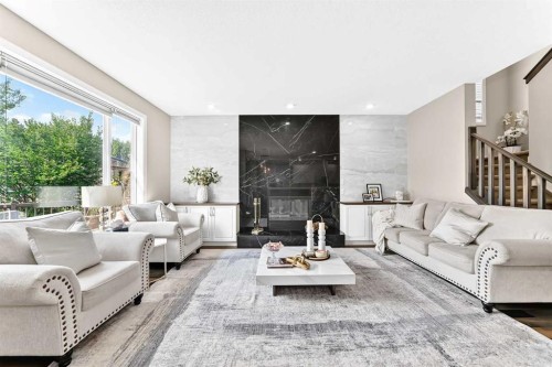 23 Everoak Bay Sw, Calgary, AB - Indoor Photo Showing Living Room