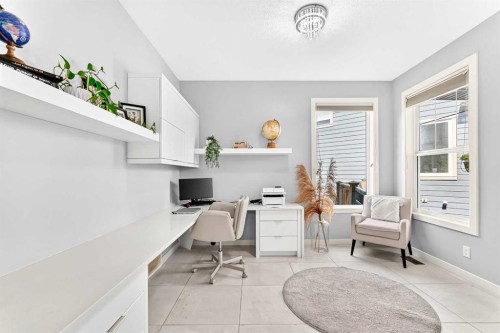 23 Everoak Bay Sw, Calgary, AB - Indoor Photo Showing Office