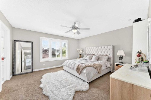 23 Everoak Bay Sw, Calgary, AB - Indoor Photo Showing Bedroom