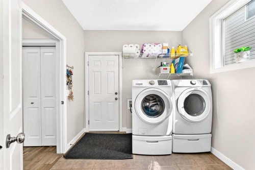 23 Everoak Bay Sw, Calgary, AB - Indoor Photo Showing Laundry Room