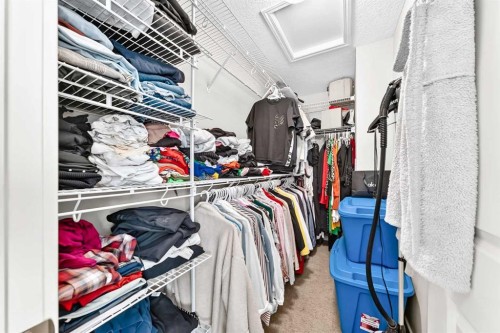 23 Everoak Bay Sw, Calgary, AB - Indoor With Storage