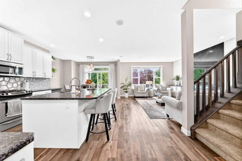 23 Everoak Bay Sw, Calgary, AB - Indoor Photo Showing Kitchen With Upgraded Kitchen