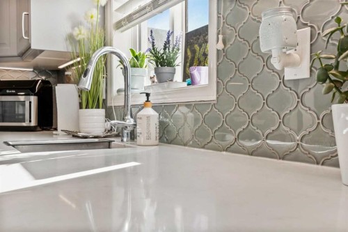 22 Hidden Valley Manor Nw, Calgary, AB 