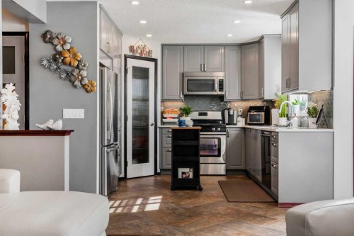 22 Hidden Valley Manor Nw, Calgary, AB 