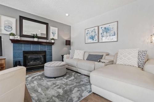 22 Hidden Valley Manor Nw, Calgary, AB 