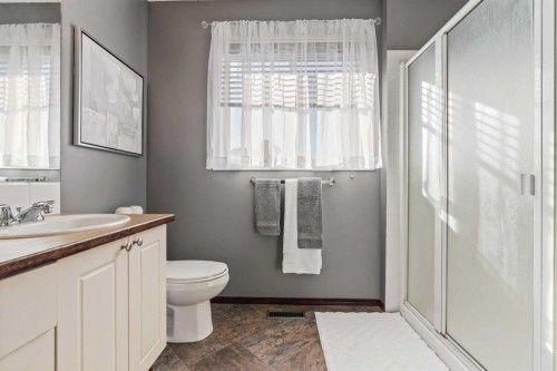 22 Hidden Valley Manor Nw, Calgary, AB 