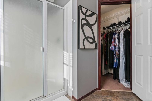 22 Hidden Valley Manor Nw, Calgary, AB 