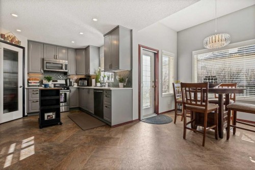 22 Hidden Valley Manor Nw, Calgary, AB 
