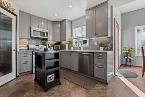 22 Hidden Valley Manor Nw, Calgary, AB 