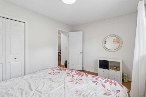 744 Riverbend Drive Se, Calgary, AB - Indoor Photo Showing Bedroom