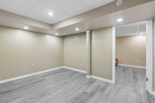 744 Riverbend Drive Se, Calgary, AB - Indoor