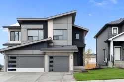 34 Heritage Heath Cochrane, AB T4C 3L3