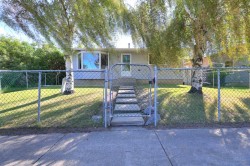 108 Pinecliff Way NE Calgary, AB T1Y 3X3