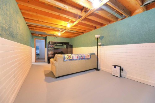 108 Pinecliff Way Ne, Calgary, AB - Indoor
