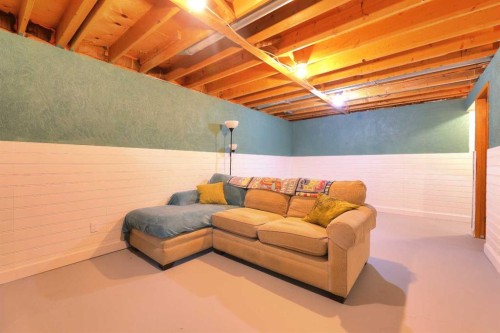 108 Pinecliff Way Ne, Calgary, AB - Indoor