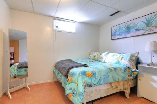 108 Pinecliff Way Ne, Calgary, AB - Indoor Photo Showing Bedroom