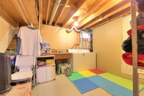 108 Pinecliff Way Ne, Calgary, AB - Indoor Photo Showing Laundry Room