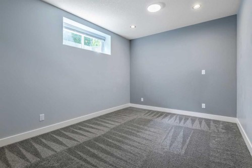 315 Mahogany Court Se, Calgary, AB - Indoor Photo Showing Other Room