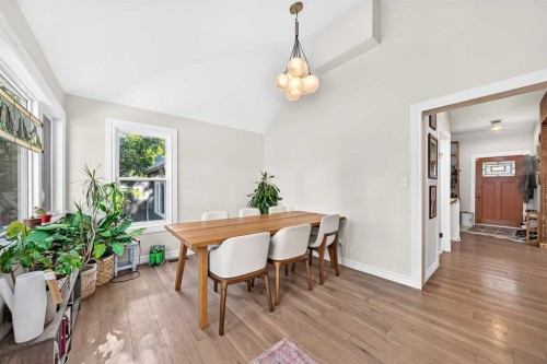 43 New Street Se, Calgary, AB - Indoor Photo Showing Dining Room