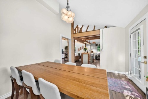 43 New Street Se, Calgary, AB - Indoor Photo Showing Dining Room