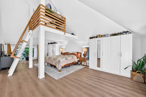 43 New Street Se, Calgary, AB - Indoor Photo Showing Other Room