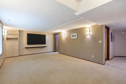 337 Sandringham Court Nw, Calgary, AB - Indoor