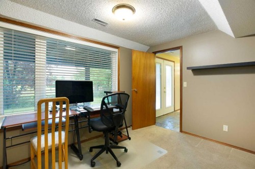 337 Sandringham Court Nw, Calgary, AB - Indoor Photo Showing Office
