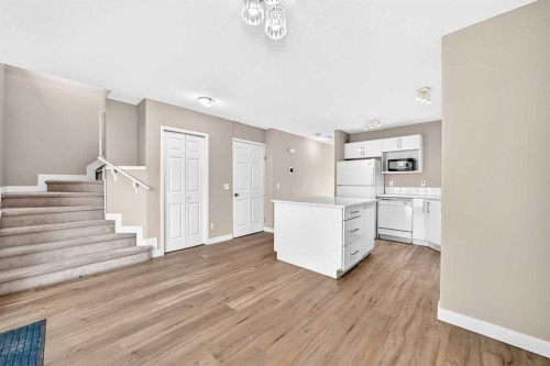 78 Tarington Place Ne, Calgary, AB - Indoor Photo Showing Kitchen