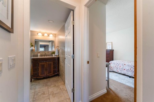 1004 Huntercove Place Nw, Calgary, AB 