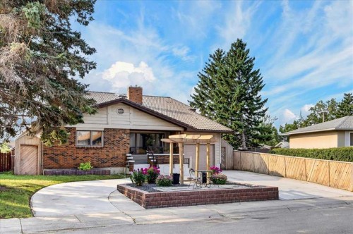126 Marbrooke Circle Ne, Calgary, AB 