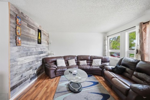 6907 4 Avenue Ne, Calgary, AB 