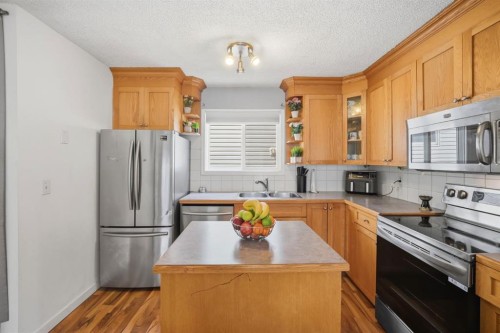 6907 4 Avenue Ne, Calgary, AB 