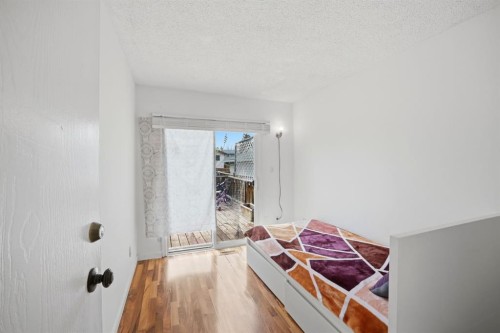 6907 4 Avenue Ne, Calgary, AB 