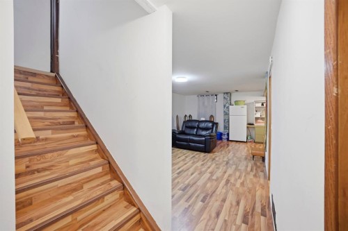 6907 4 Avenue Ne, Calgary, AB 
