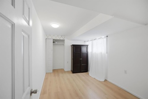 6907 4 Avenue Ne, Calgary, AB 
