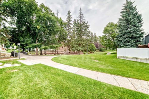 84 Brae Glen Lane Sw, Calgary, AB - Outdoor