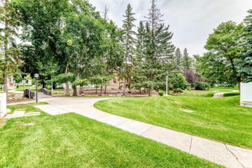 84 Brae Glen Lane Sw, Calgary, AB - Outdoor
