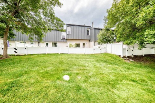 84 Brae Glen Lane Sw, Calgary, AB - Outdoor