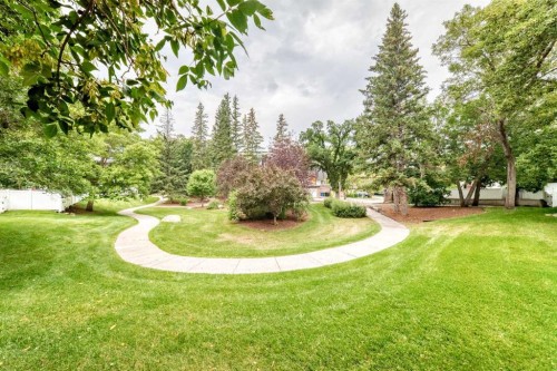 84 Brae Glen Lane Sw, Calgary, AB - Outdoor
