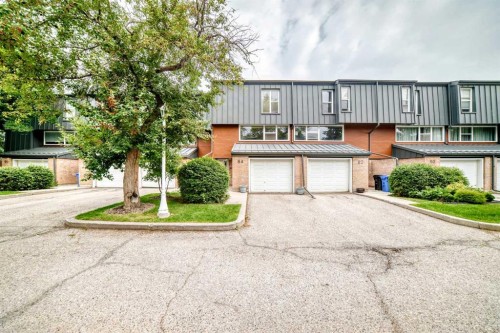 84 Brae Glen Lane Sw, Calgary, AB - Outdoor With Facade