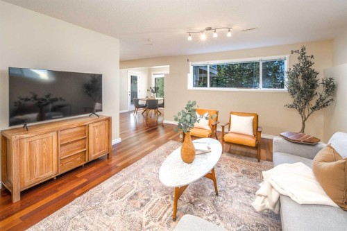 66 Royal Oak Grove Nw, Calgary, AB - Indoor Photo Showing Living Room