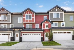 26 Nolan Hill Heights NW Calgary, AB T3R 0E2