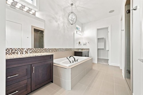 117 Spring Water Close, Heritage Pointe, AB - Indoor Photo Showing Bathroom