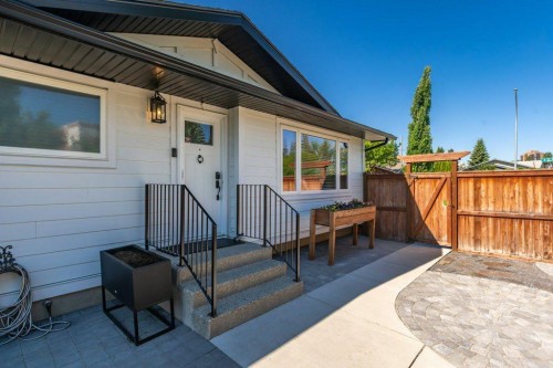 9504 3 Street Se, Calgary, AB 